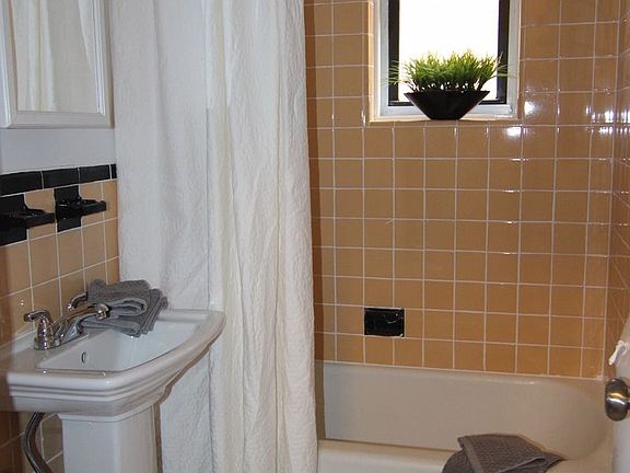 5th image of 30-60 48th St #2A