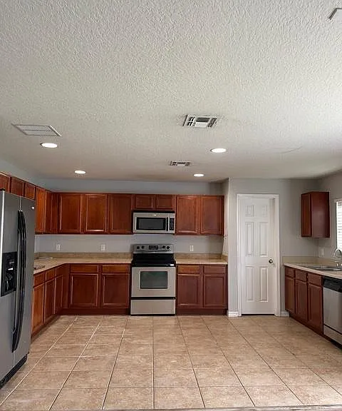 1144 Blackwater Pond Dr — Photo 3