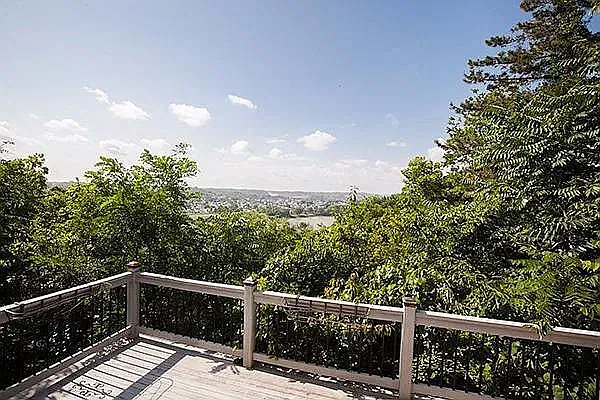 3 bed, 3.5 bath, 3602 sqft, $3,200 — Photo 3
