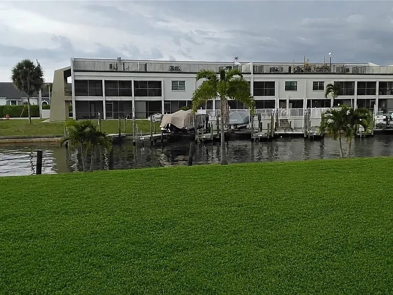 1749 Bikini Ct — Photo 36