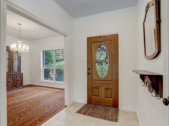 4th image of 2015 E Lake Dr