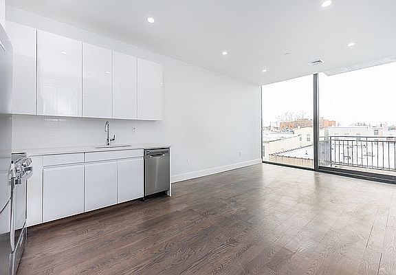 2nd image of 23-71 31st St #2B