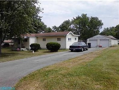 2nd image of 1355 Greenleaf Rd