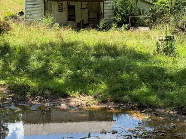 961 Road Run, Elizabeth, WV 26143