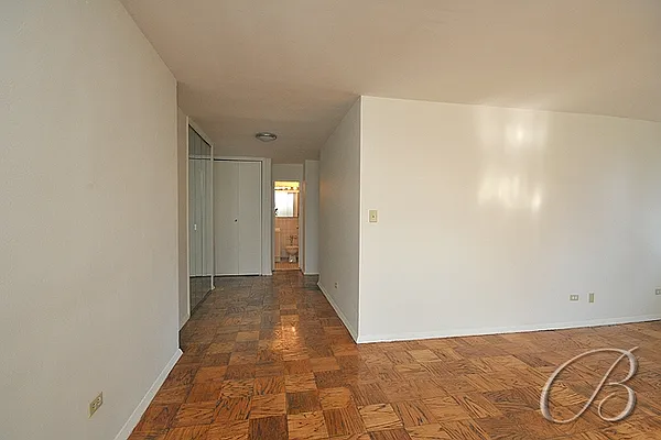 Sold by Bellmarc Realty | media 8