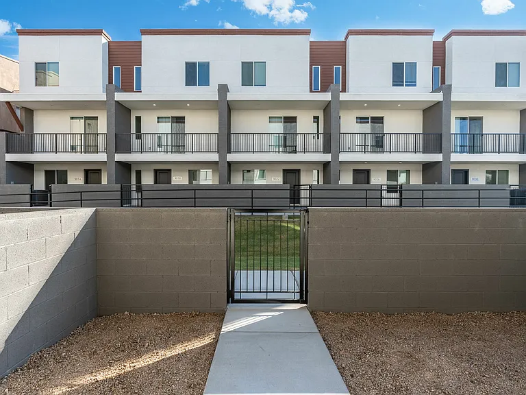 South Mountain Lofts — Photo 8