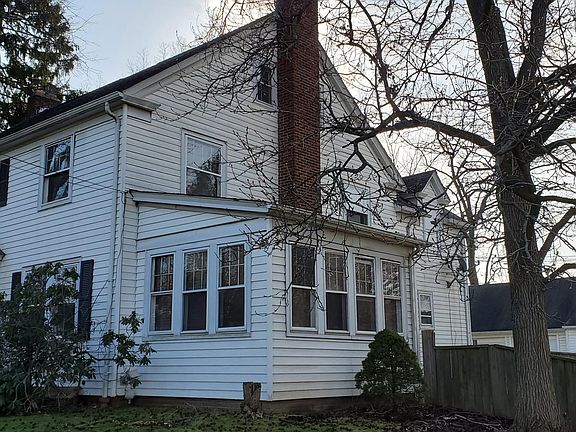 2nd image of 72 Harriman Ave #72