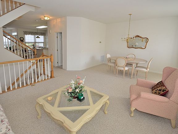 4th image of 4031 Shaughnessy Ct