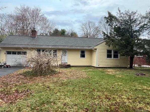 9 Sherwood Drive, Poughkeepsie, NY 12603