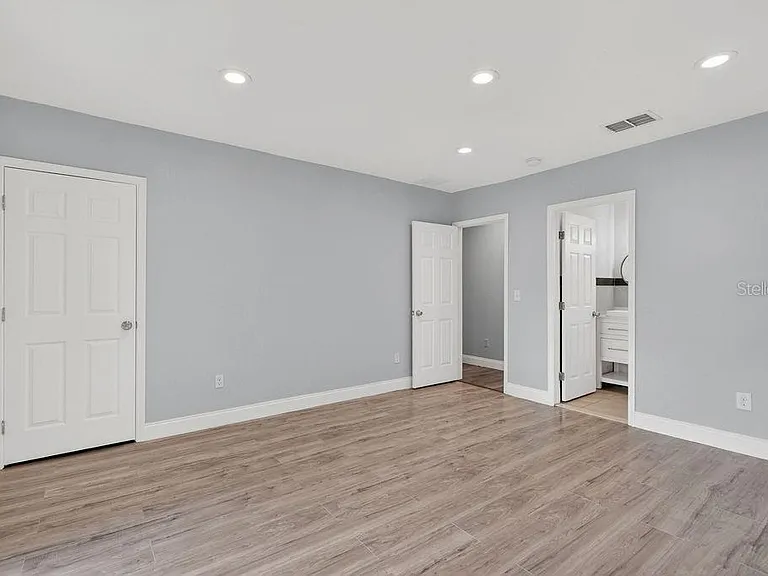 722 22nd St — Photo 10