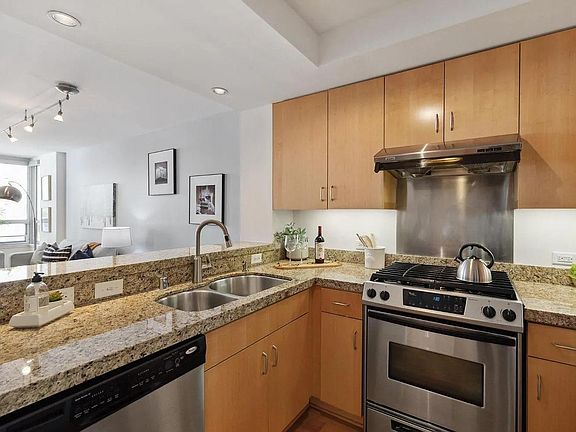 2nd image of 650 Turk St Unit 206
