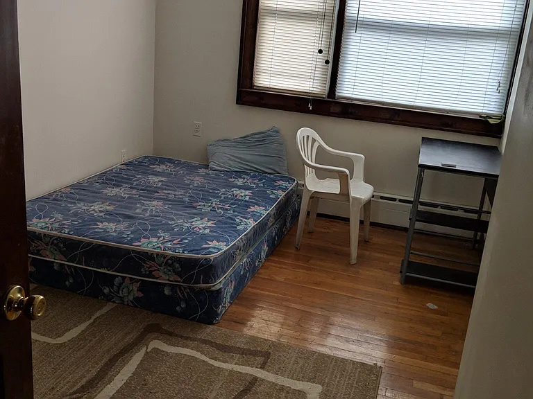 486 Pavonia Ave — Photo 2