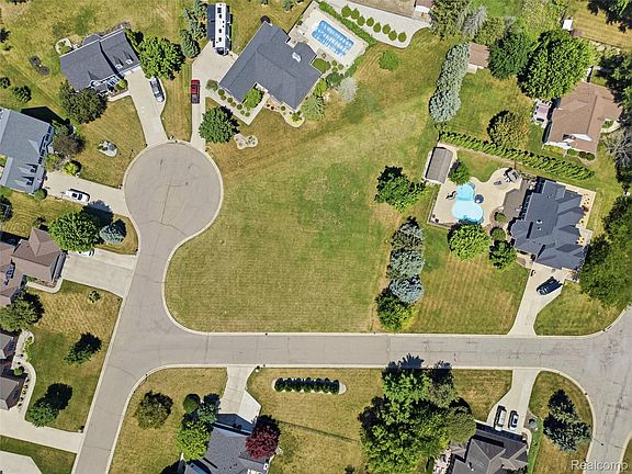 2nd image of 3488 Woodridge Dr