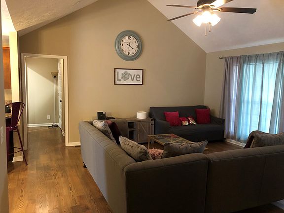 3rd image of 118 Doak St