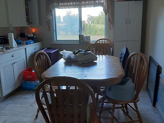 3rd image of 1880 Circle Dr