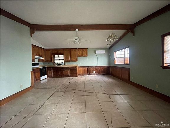 3rd image of 1119 Calle Naranja