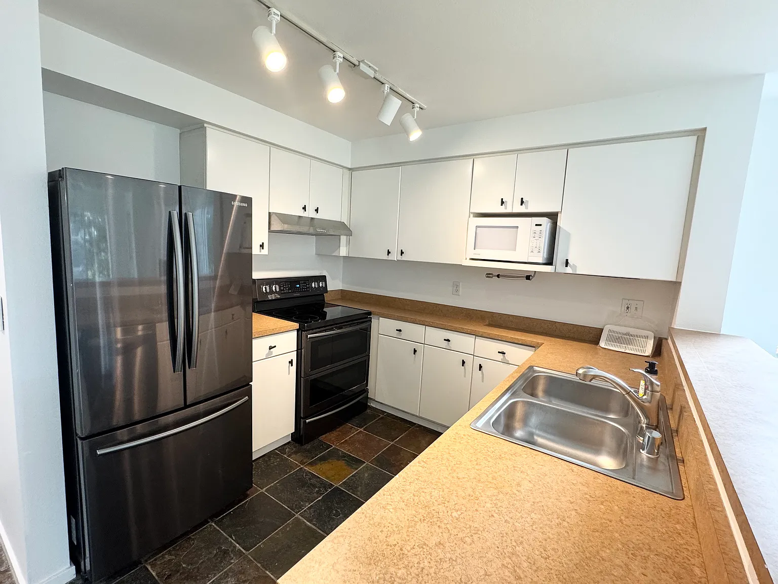 2 bed, 797 sqft, $2,995 — Photo 4
