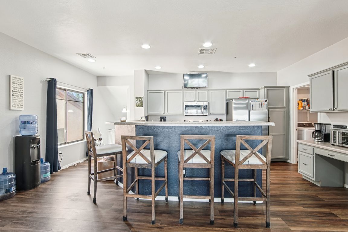 N 47th Ave-S3107-010.jpg