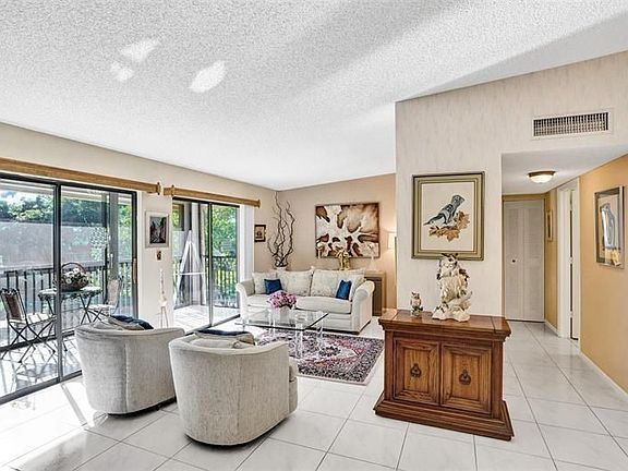 5th image of 10783 W Clairmont Cir #205