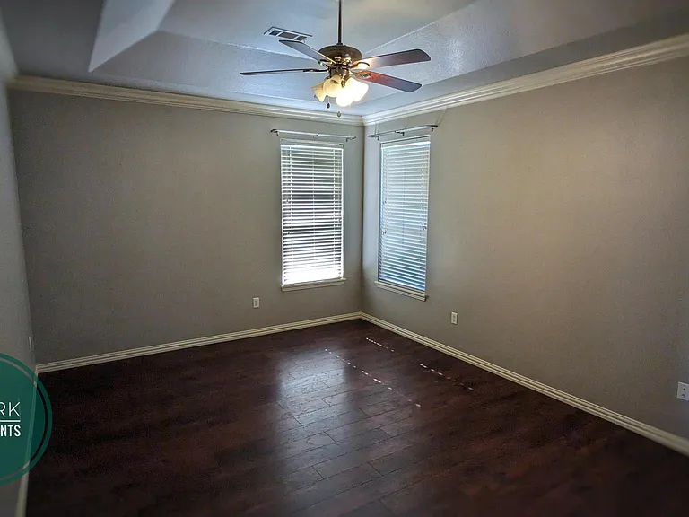 608 SW Wallstone Rd — Photo 14