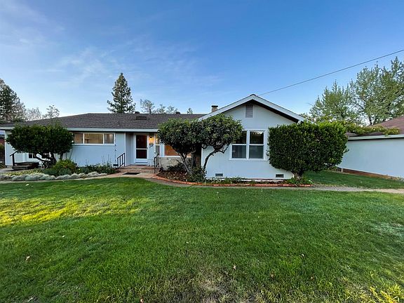 2nd image of 208 Catherine Ln