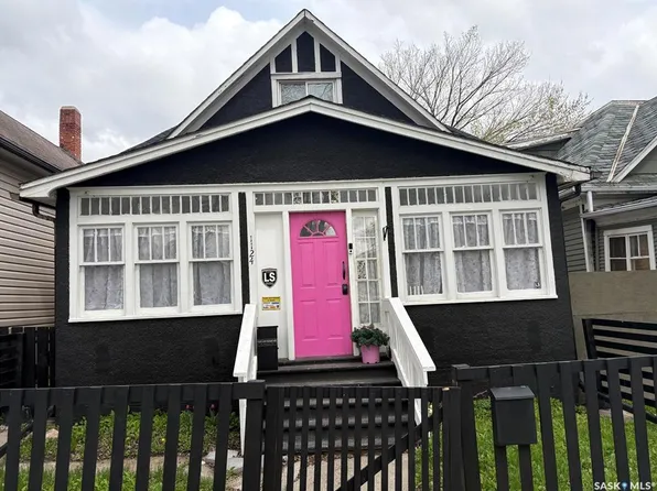 1124 Victoria AVENUE, Regina, SK S4P 0N7