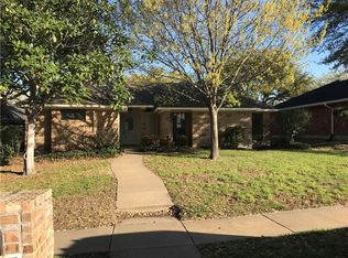 1202 Casa Linda St, Ennis, TX 75119