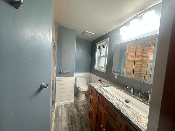 3rd image of 820 3rd Ave N