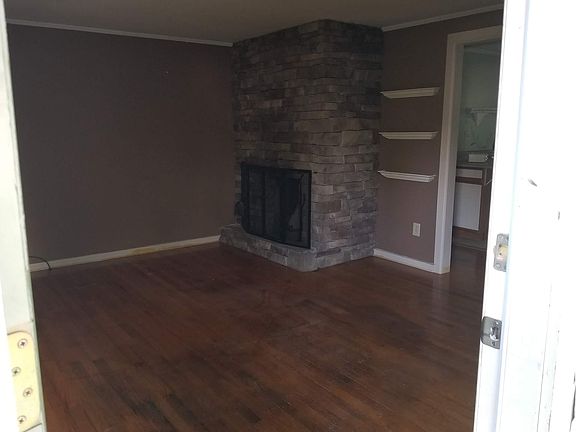 4th image of 26 Sherwood Ln #A
