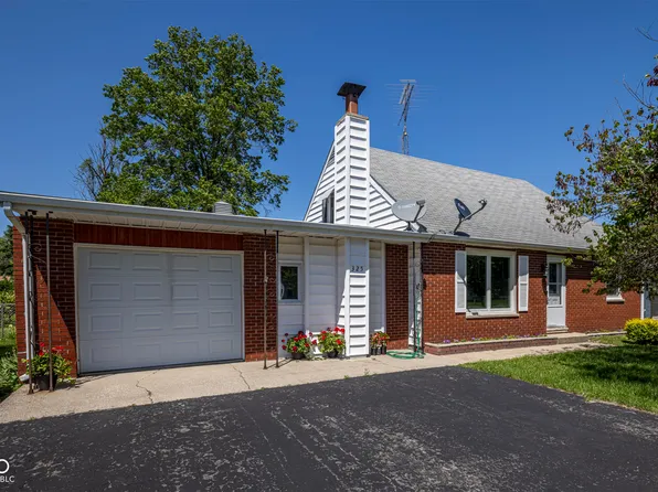 325 Airway Dr, Knox, IN 46534