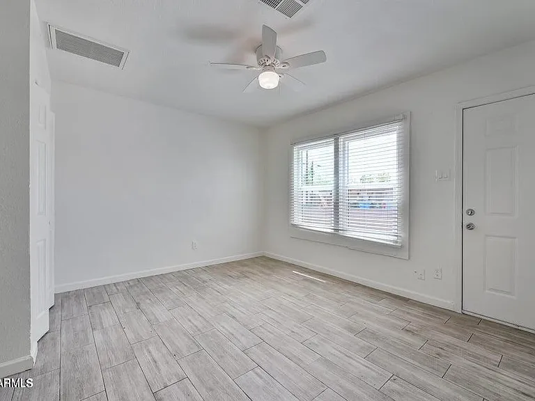 907 N 22nd Pl #3 — Photo 3