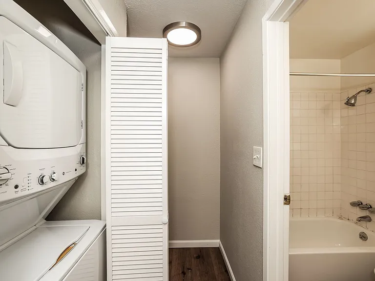 5851 Vallejo St #D — Photo 22