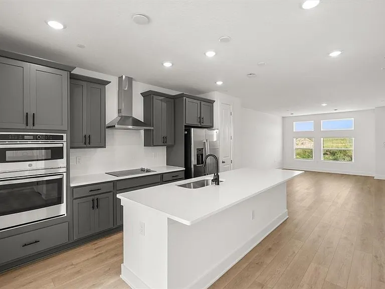 15489 Hamlin Park Dr — Photo 9