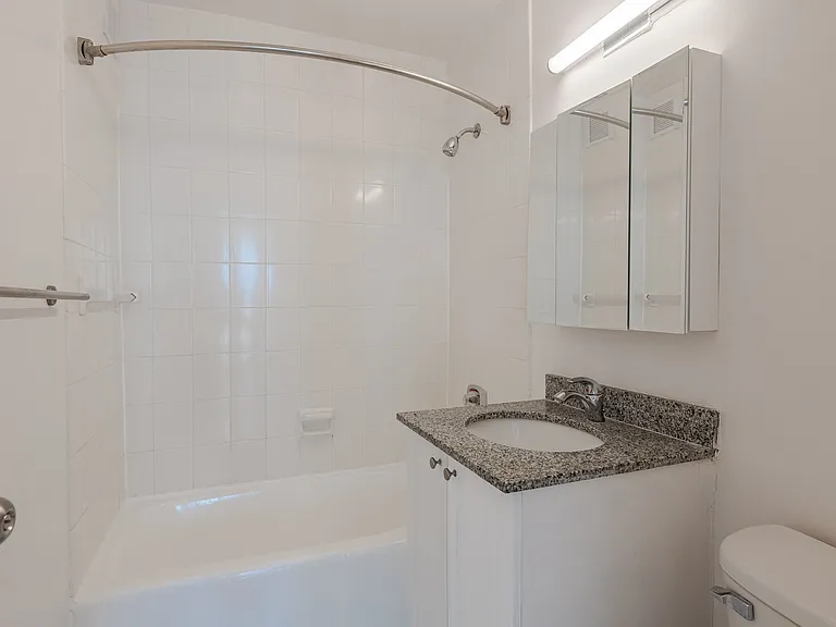 Newport Rentals — Photo 246