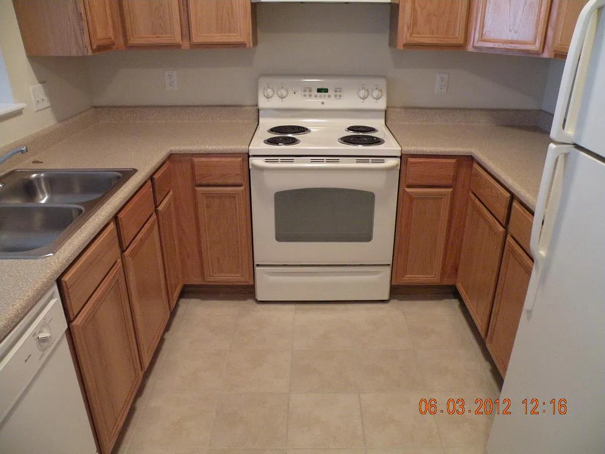 2 bed, $1,200 — Photo 3