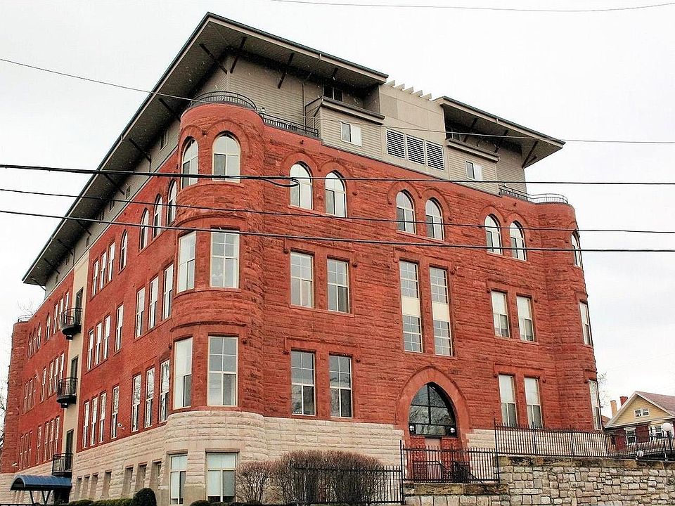 1st image of 2700 Ashland Ave Unit 34