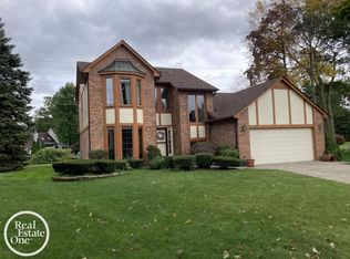 41170 Mount Pleasant Dr, Sterling Heights, MI 48313