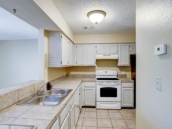 5th image of 2501 Gulf Fwy APT 260C