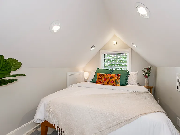 1617 Madison Ave — Photo 24