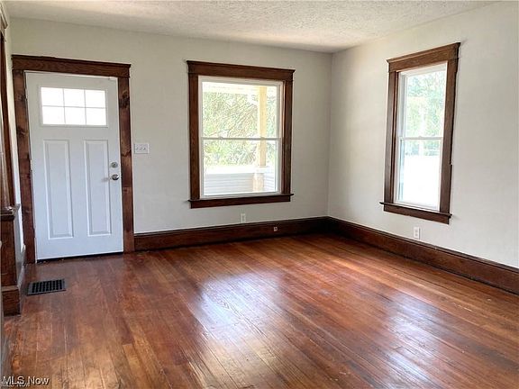 5th image of 1149 Edgewood St NE