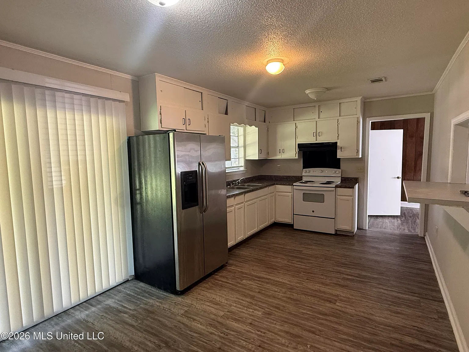 3 bed, 1.5 bath, 1350 sqft, $1,350 — Photo 4
