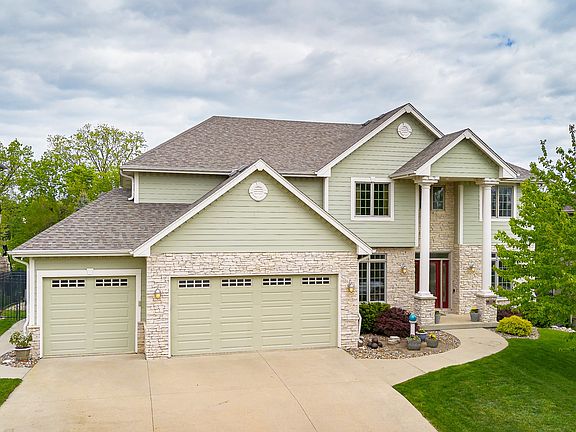 3rd image of 9509 Century Woods Cir