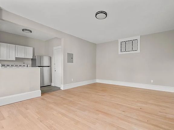 2nd image of 17 Agassiz St #31