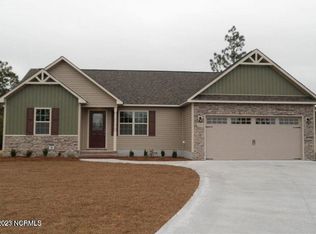 222 Lockwood Ct, Hubert, NC 28539