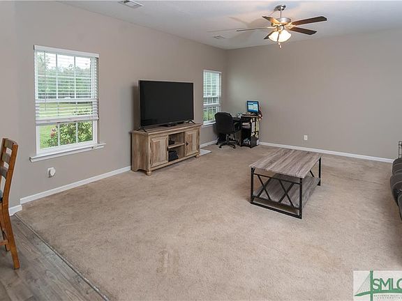 5th image of 953 Mustang Ln NE