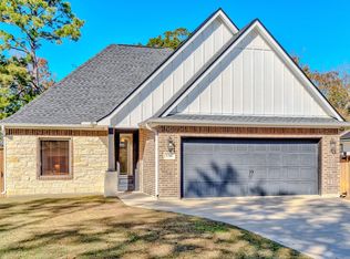 136 Atlanta Ave, Nederland, TX 77627