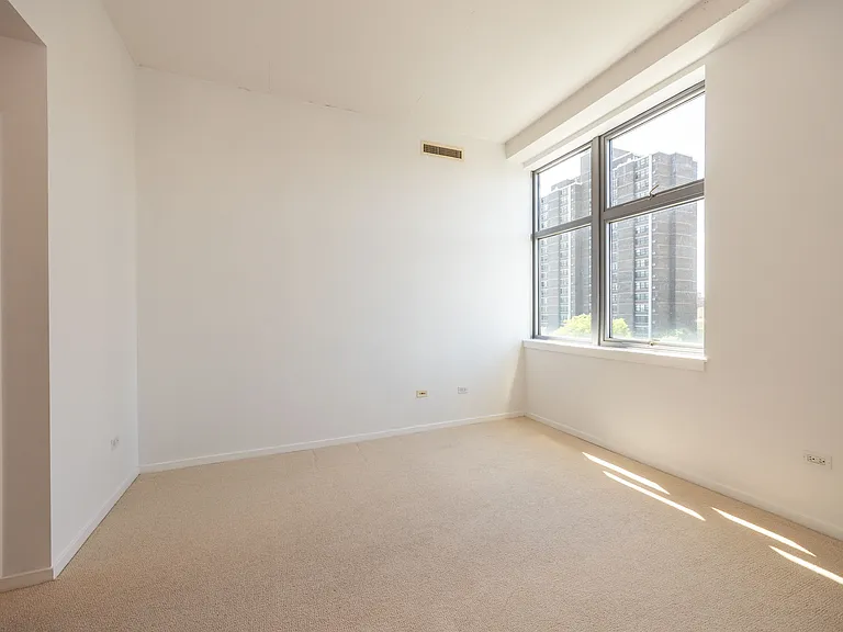 1000 W Leland Ave #6C — Photo 14