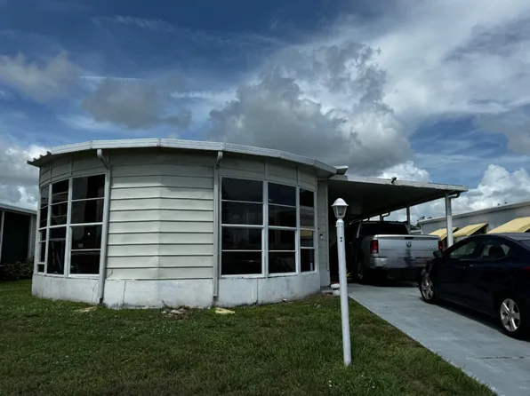 621 Oleander Cir, Barefoot Bay, FL 32976