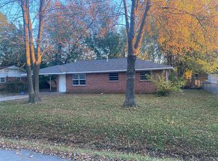 104 SE 12th St, Bentonville, AR 72712