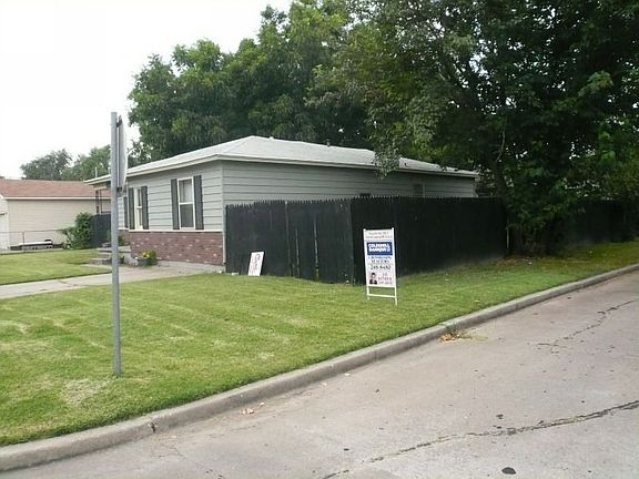 2nd image of 2208 NW 18th St